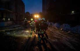 Тернополян, житло яких постраждало від нічної атаки, просять звертатися до міськради
