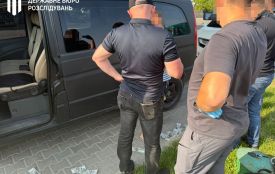 Депутат громади на Тернопільщині за гроші допомагав чоловікам уникнути мобілізації — ДБР